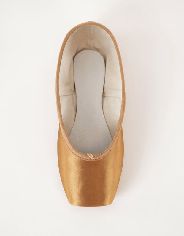 Pointe Shoes - Suffolk Pointe at Relevé Dancewear